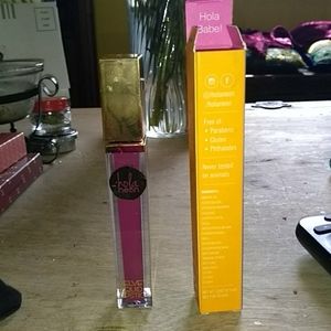 Velvet liquid lipstick